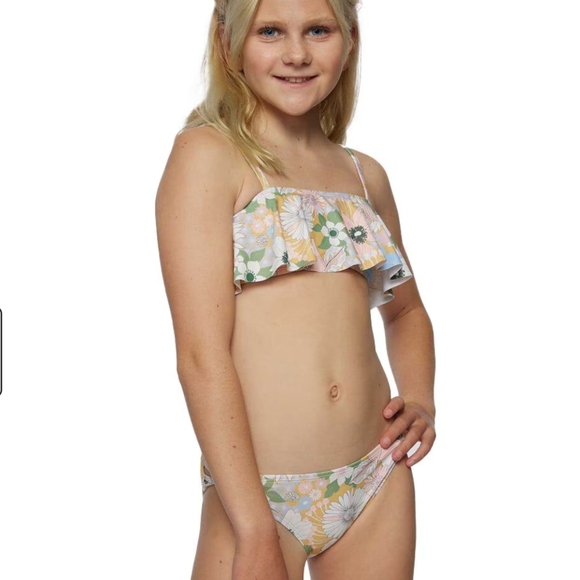 O'Neill NEW Twiggy Ruffle Bikini Swimsuit Set - Picture 2 of 12